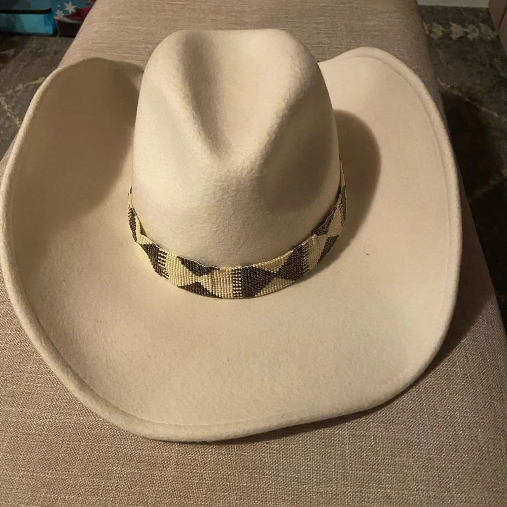 Revolve Cassidy Hat - Picture 5 of 6